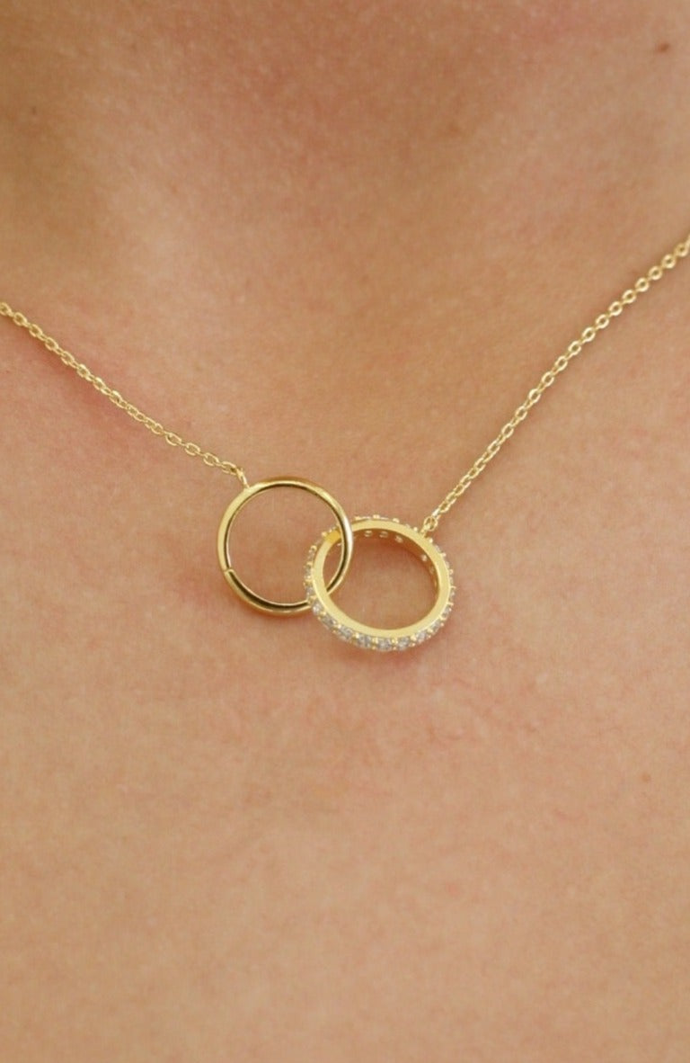 Circle Link Charm Necklace