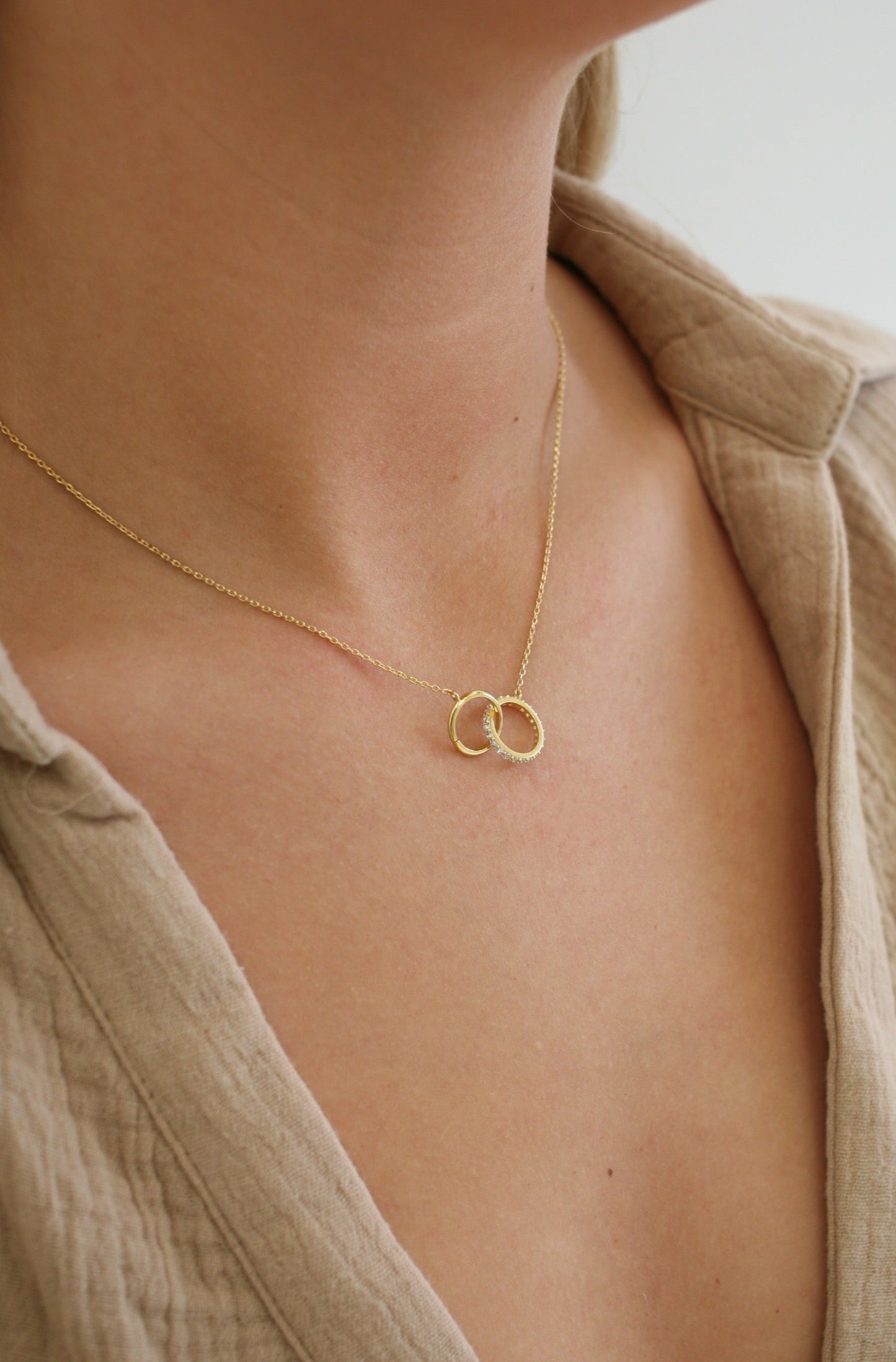 Circle Link Charm Necklace