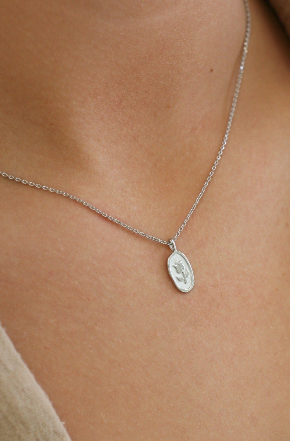 Oval Tulip Pendant Necklace